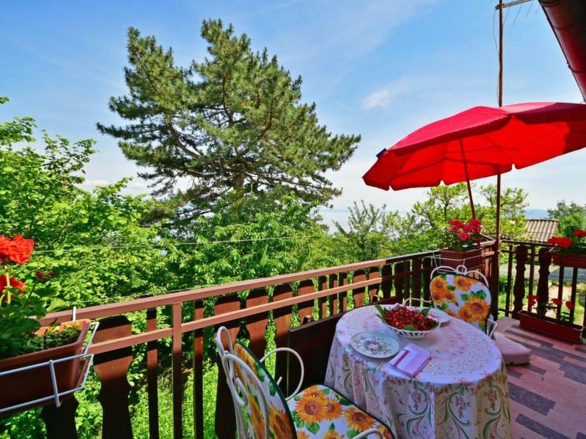 Comfy And Warm Ap With Balcony Surrounded With Beautiful Nature Lovran Exterior foto