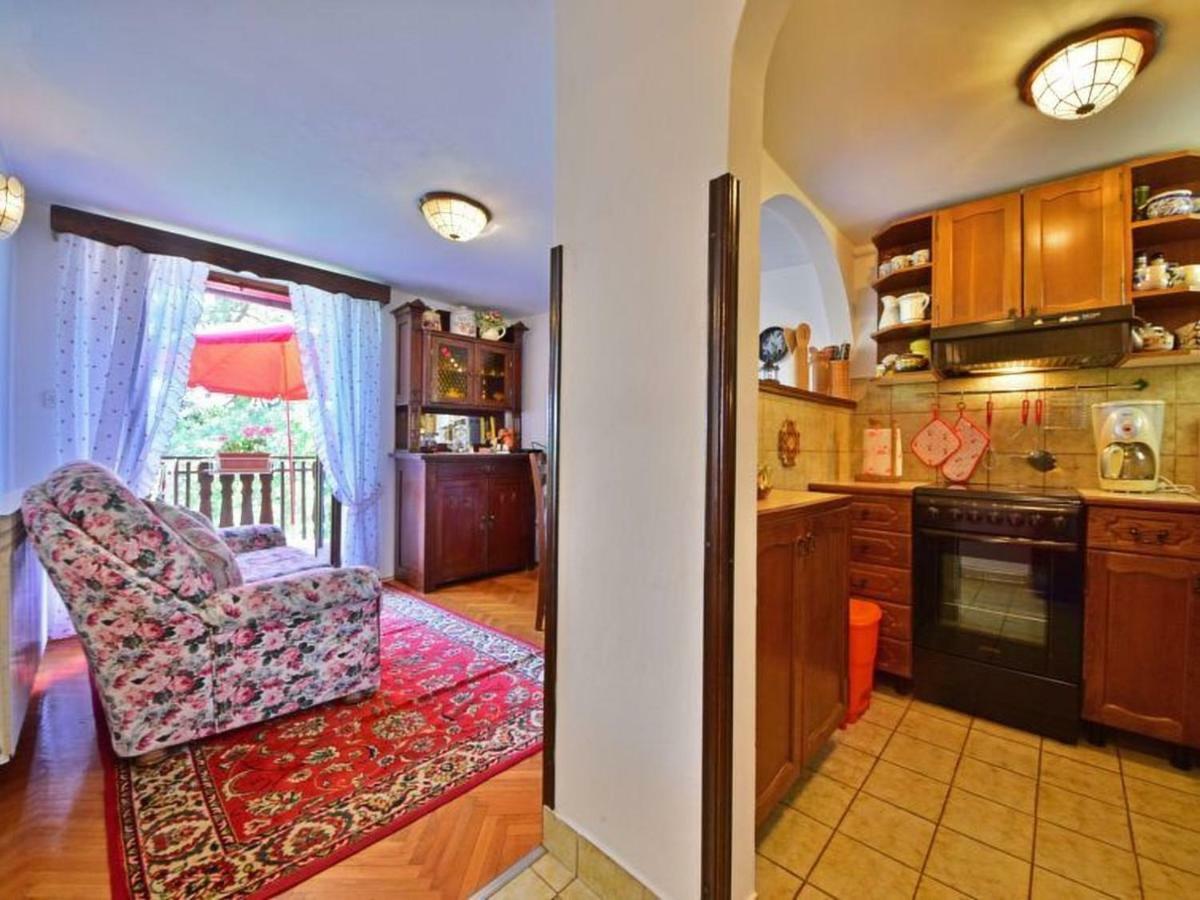 Comfy And Warm Ap With Balcony Surrounded With Beautiful Nature Lovran Exterior foto